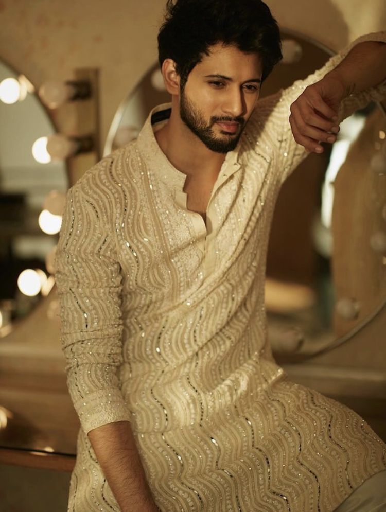 Premium Men’s Ivory Kurta - Ornate Threadwork & Mirror-Style Embellishment